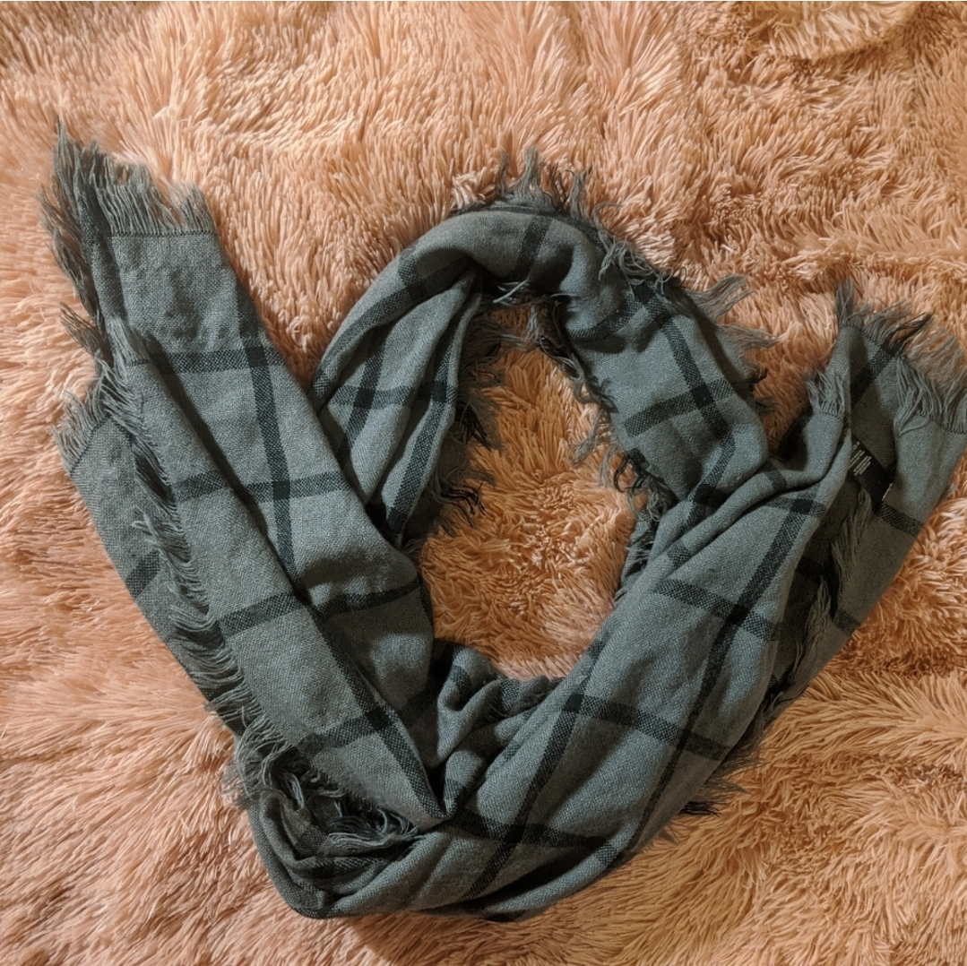 Soft grey plaid scarf image indicator(2)