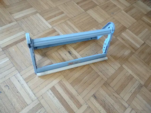 ULINE Horizontal Paper Cutter, Fits Rolls 15" in Width image indicator(2)