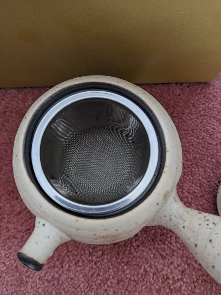 Japanese ceramic teapot with two cups image indicator(4)