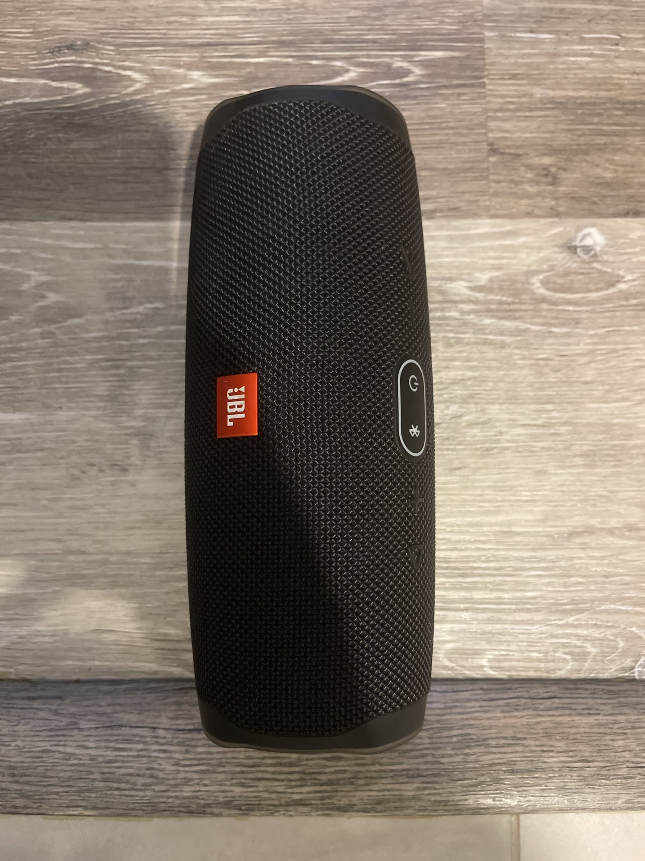 JBL Charge 4 Portable Speaker thumbnail