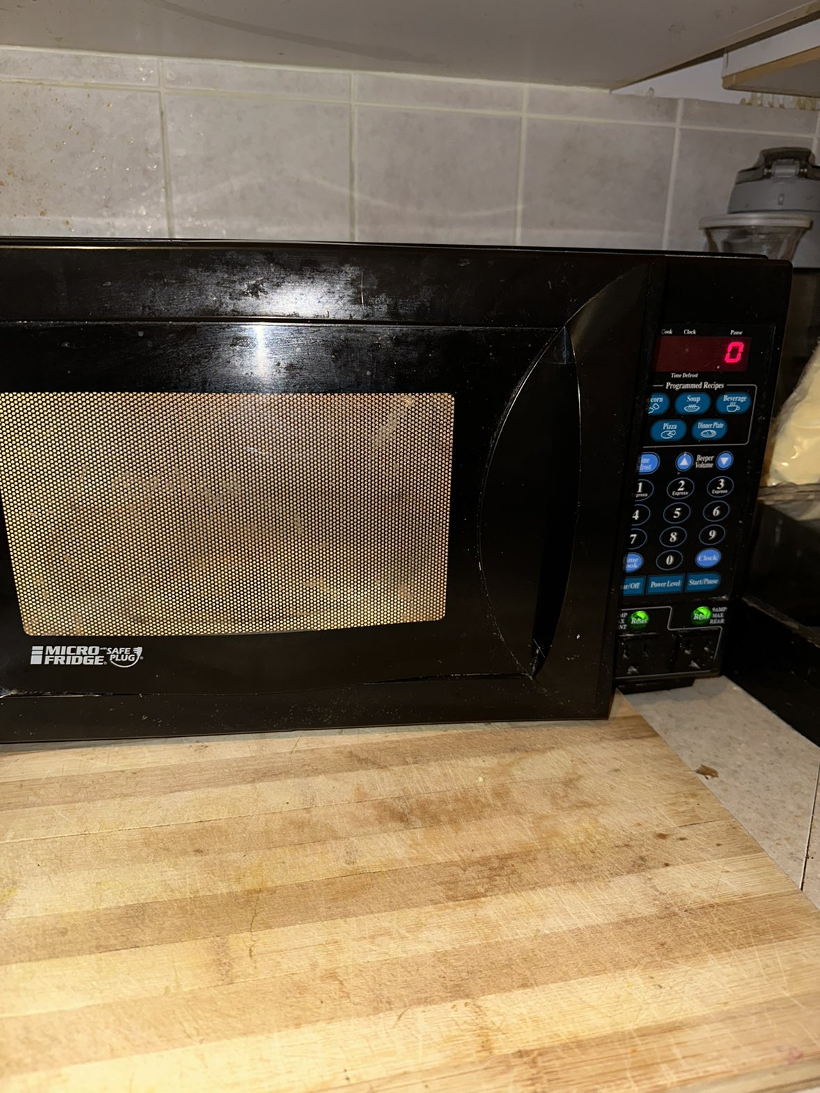 Moving out sale: Microwave - photo 2
