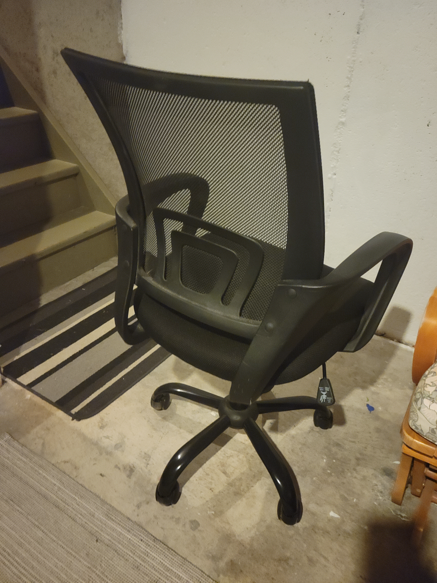 black office chair - photo 2