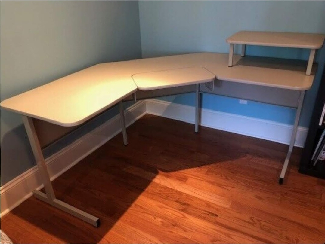 corner desk thumbnail
