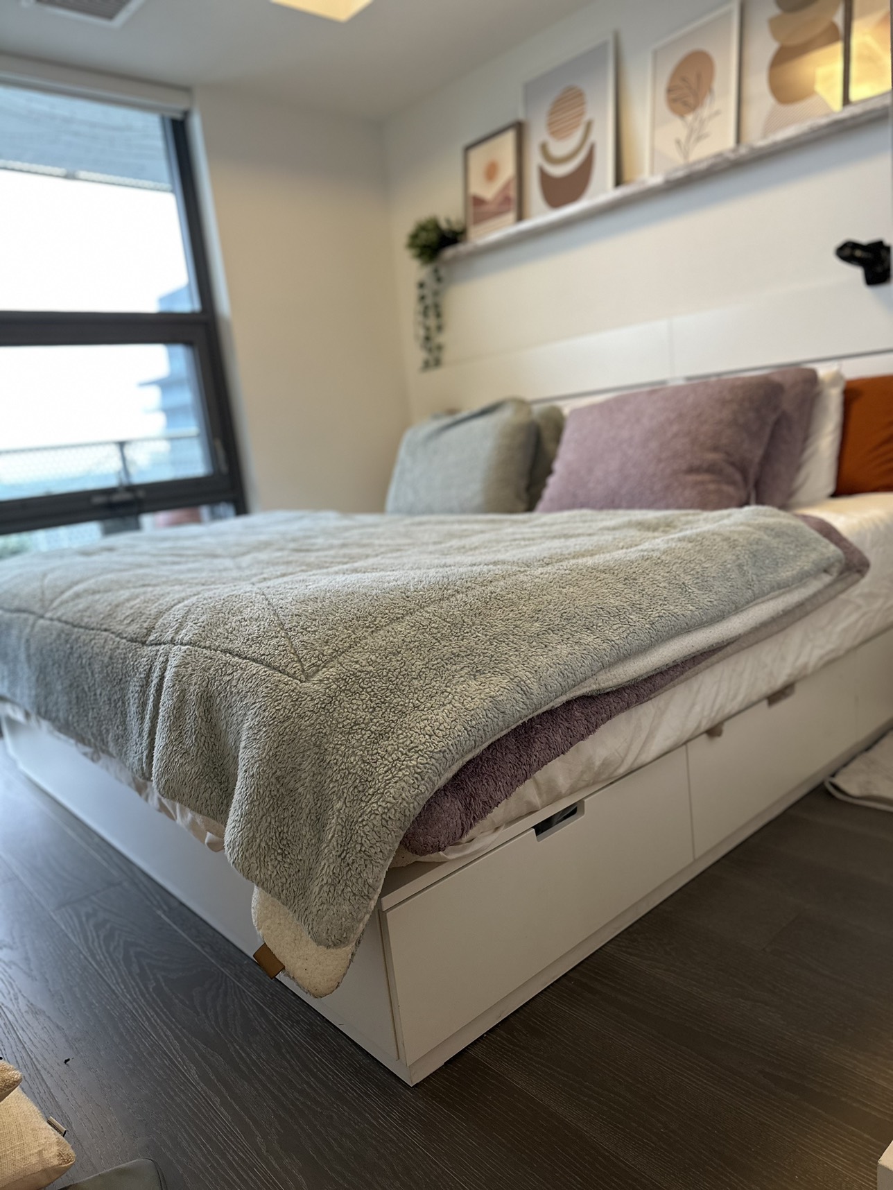 Moving Sale - NORDLI IKEA Bed with headboard and storage - white - photo 2