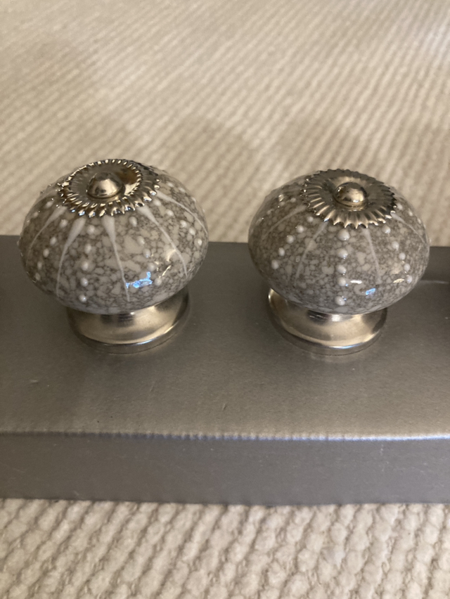 Thrifty picks Glass drawer pulls image indicator(4)