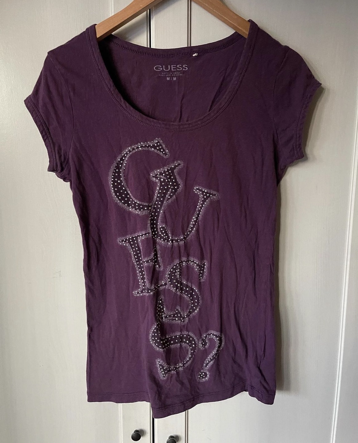 Guess purple fitted t-shirt🦃