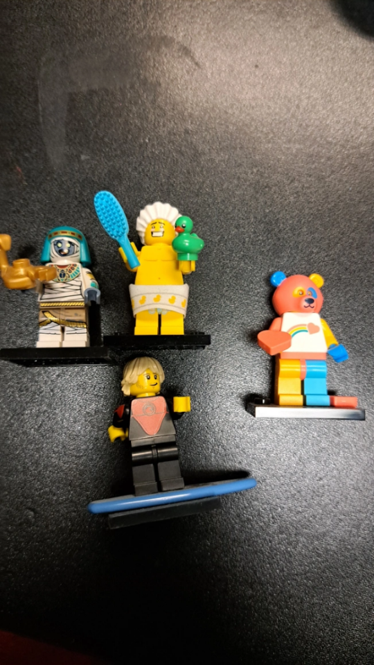 4 Lego Blind bag minifigs Series 19, 17