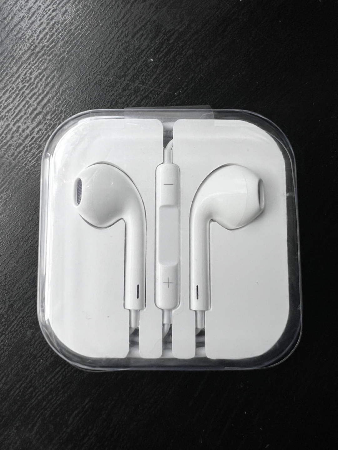 BNIB Apple Earpods thumbnail
