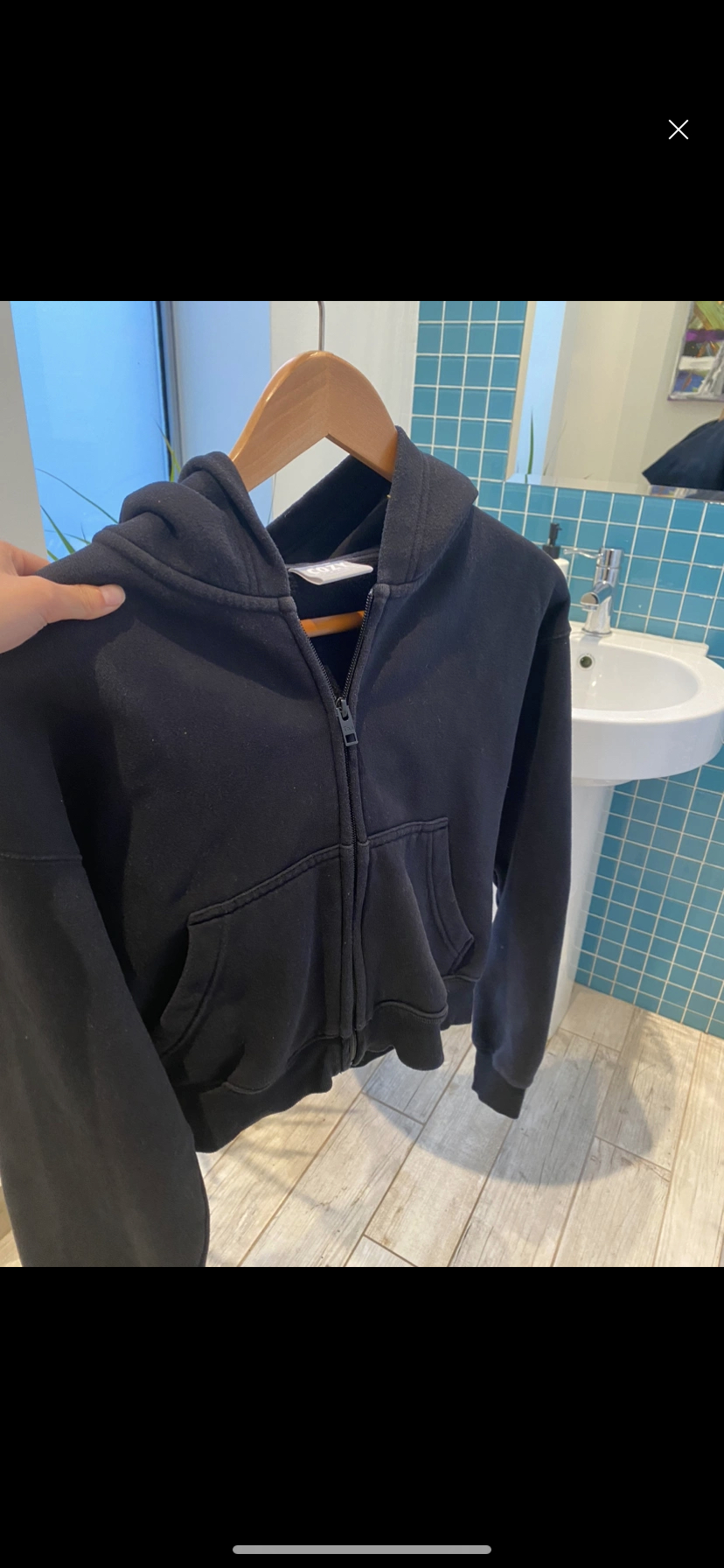 Aritzia cropped hoodie image indicator(2)