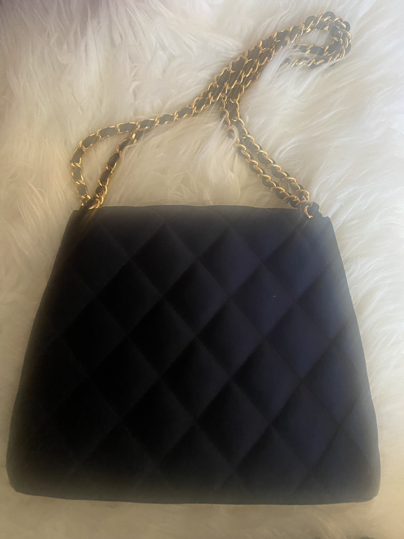 CHANEL vintage satin quilted evening bag Authentic image indicator(10)