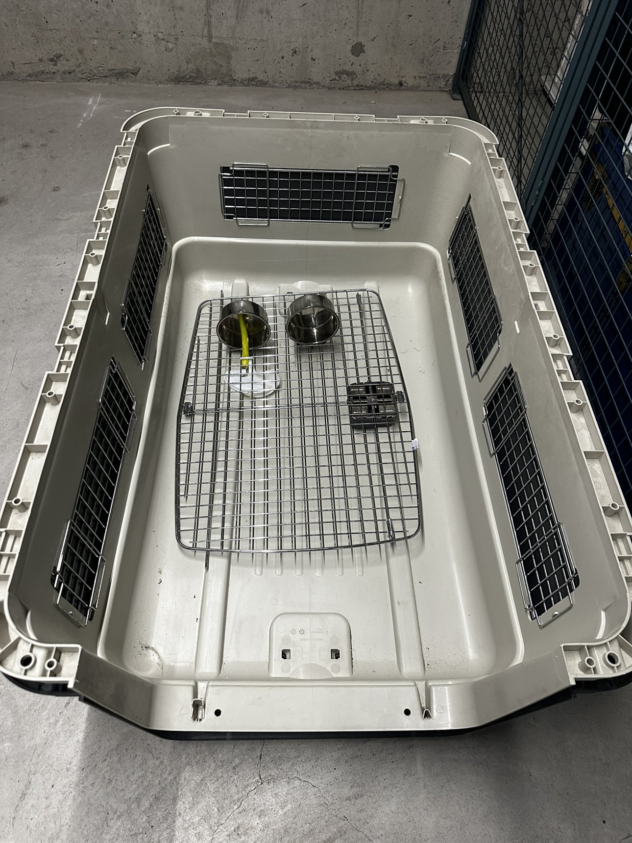 Extra extra large dog crate - photo 3