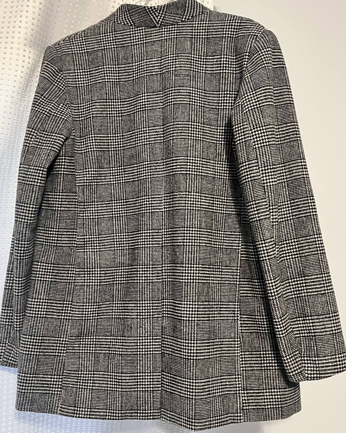 Houndstooth coat with faux fur pocket detail image indicator(2)