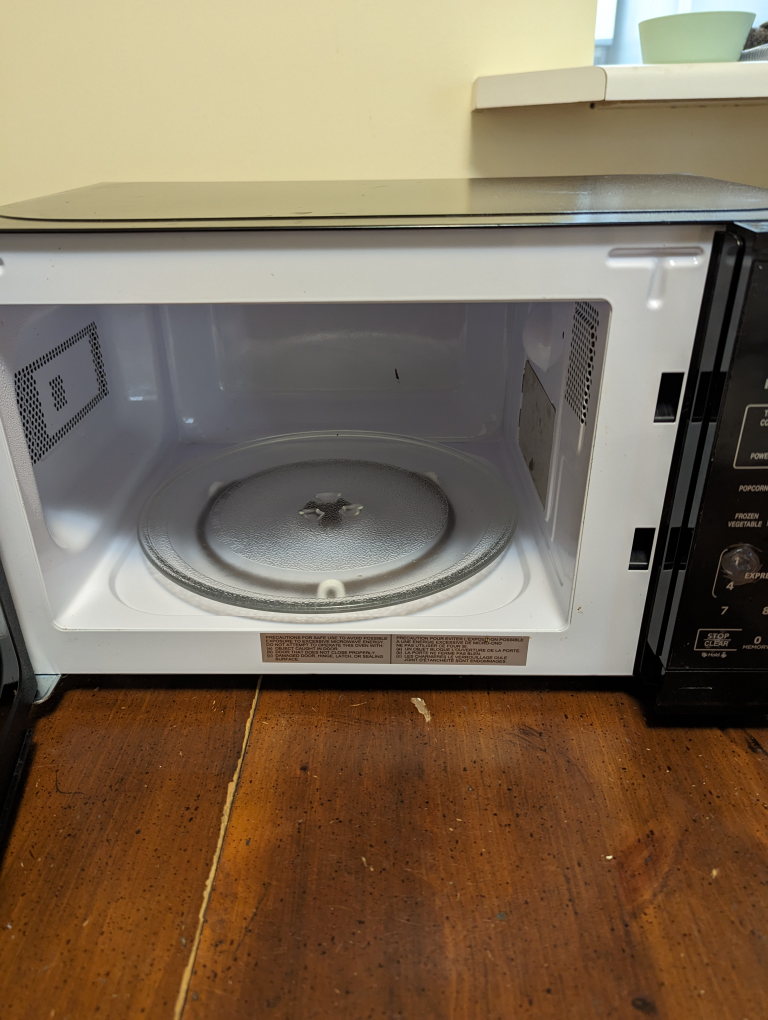 Microwave - photo 2
