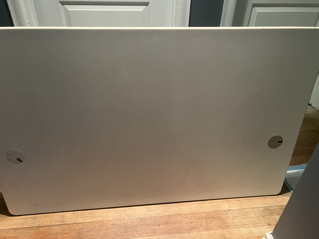 Desk - photo 4