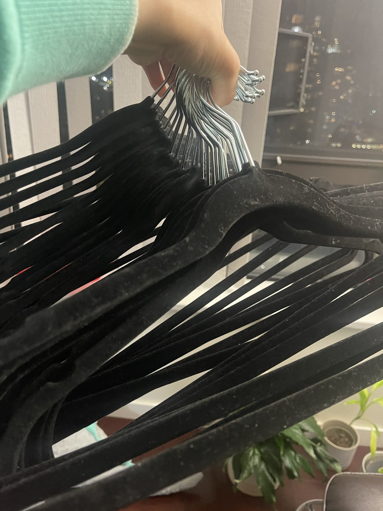 30 Velvet Hangers - photo 5