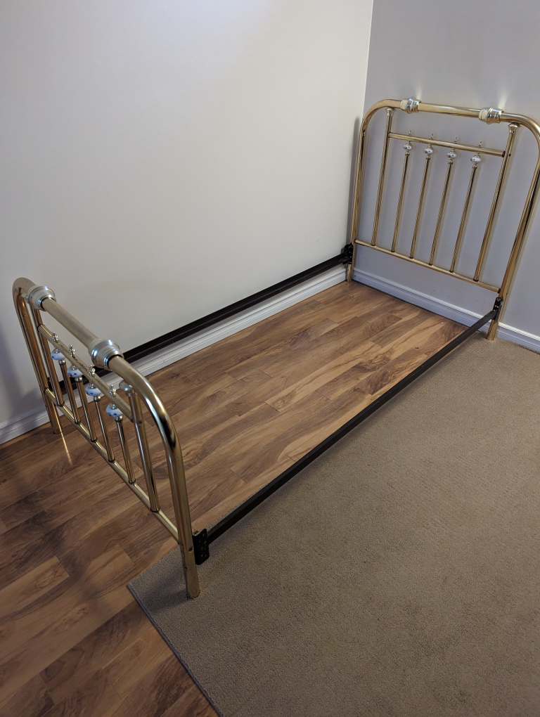 single bed frame - photo 2