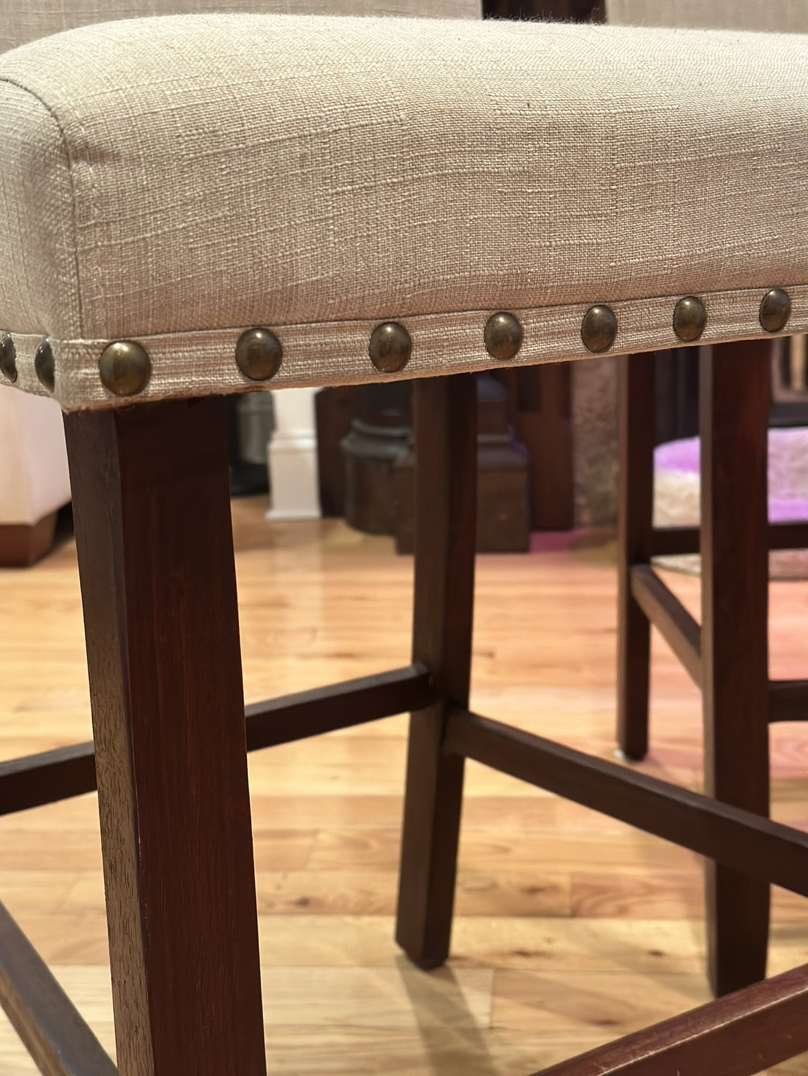 Set of 4 Wood and fabric counter height dinning chairs. Bar heft - photo 4