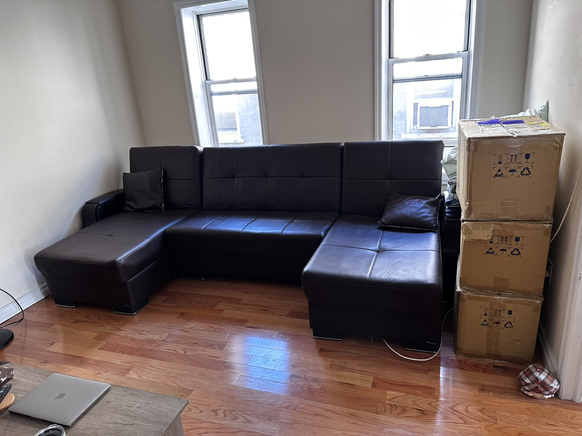 Couch - used like new - photo 2