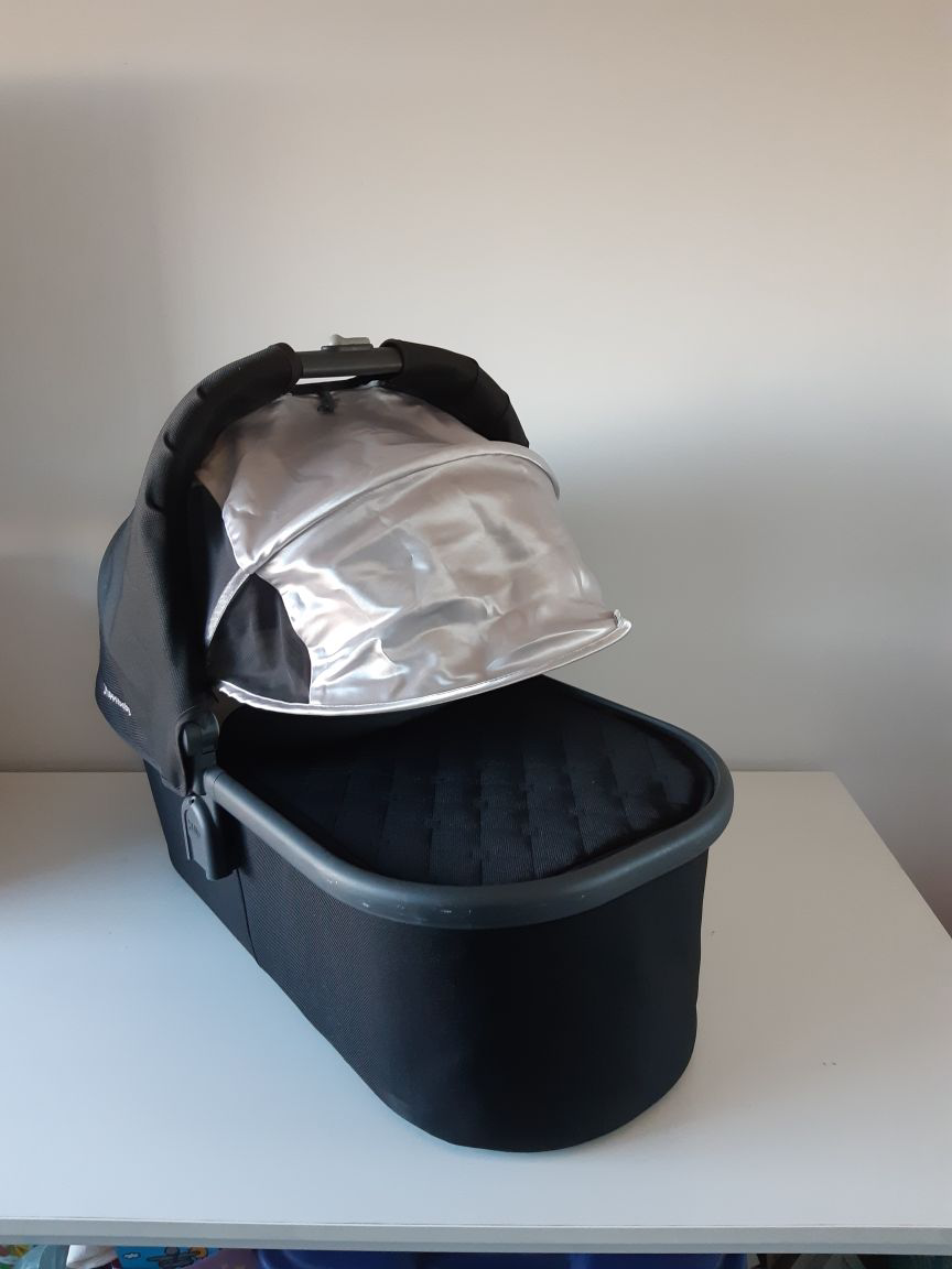 Uppababy bassinet, excellent condition, UV protection, 0-6 mths - photo 3