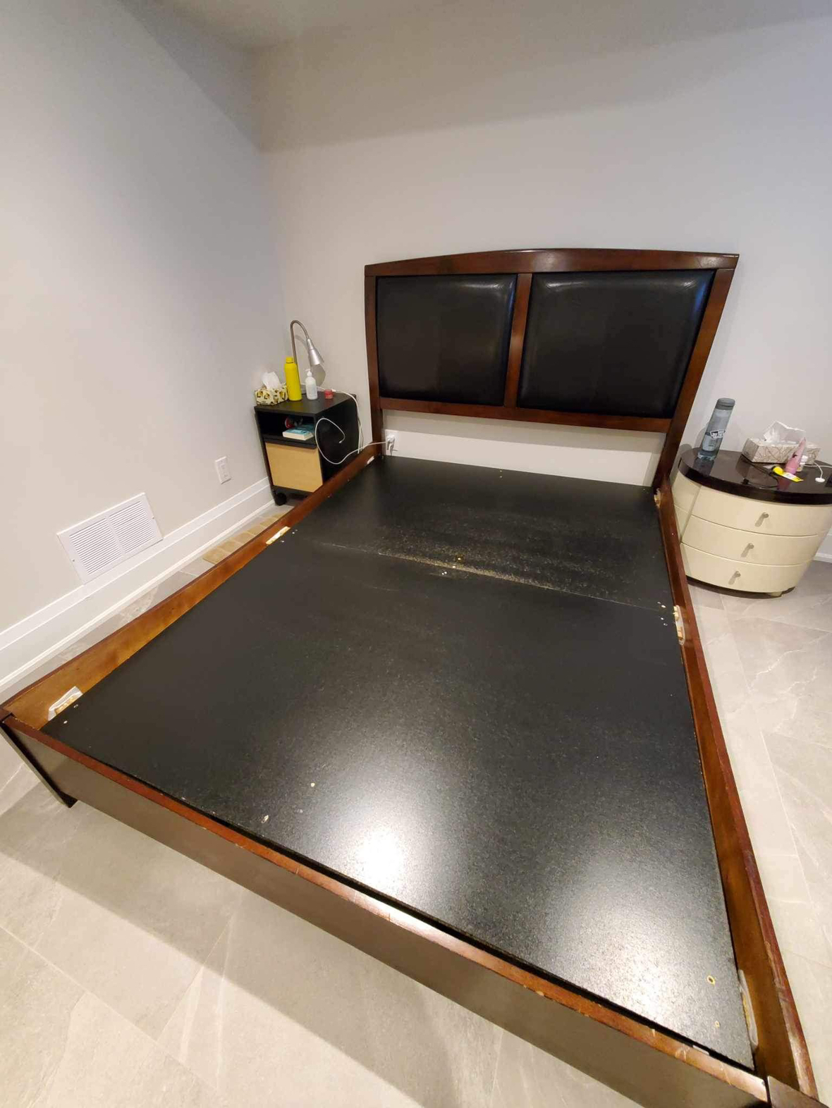 Queen bed frame - photo 2