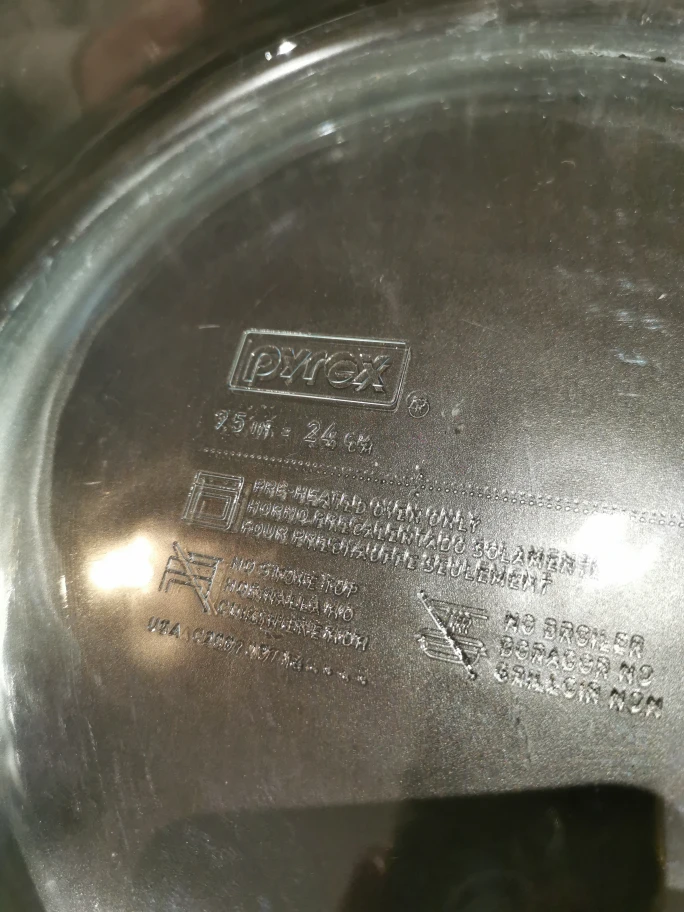 PYREX Baking 9.5 in. Glass Pie Dish 🍰 image indicator(3)