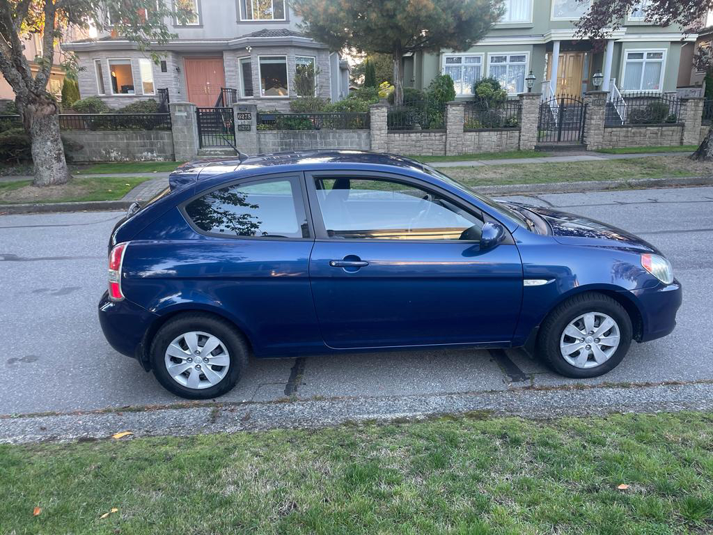 2010 Hyundai Accent thumbnail