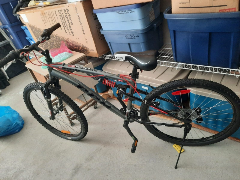 CCM Savage Dual Suspension Mountain Bike 27.5 in Karrot