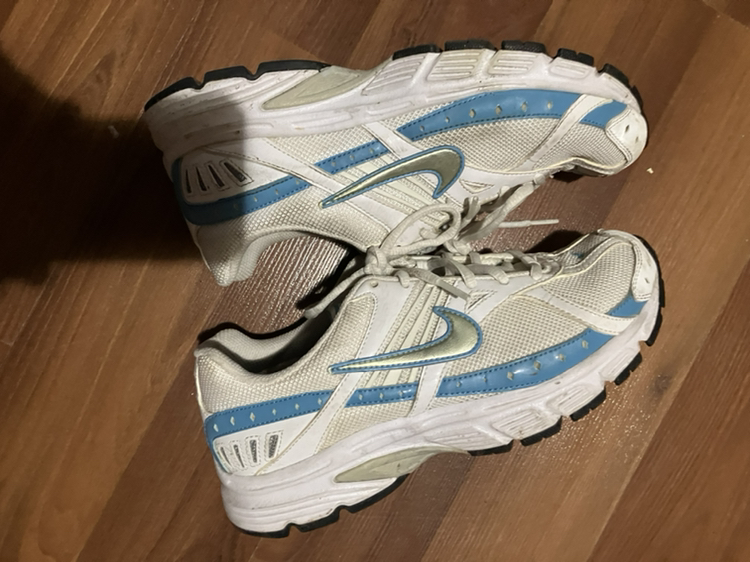 #freecycle ladies shoes thumbnail