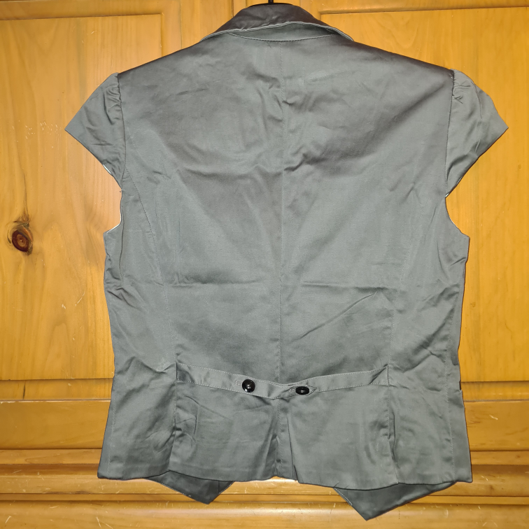 H&M - Silver Grey Sleeveless Tailored Waistcoat image indicator(6)