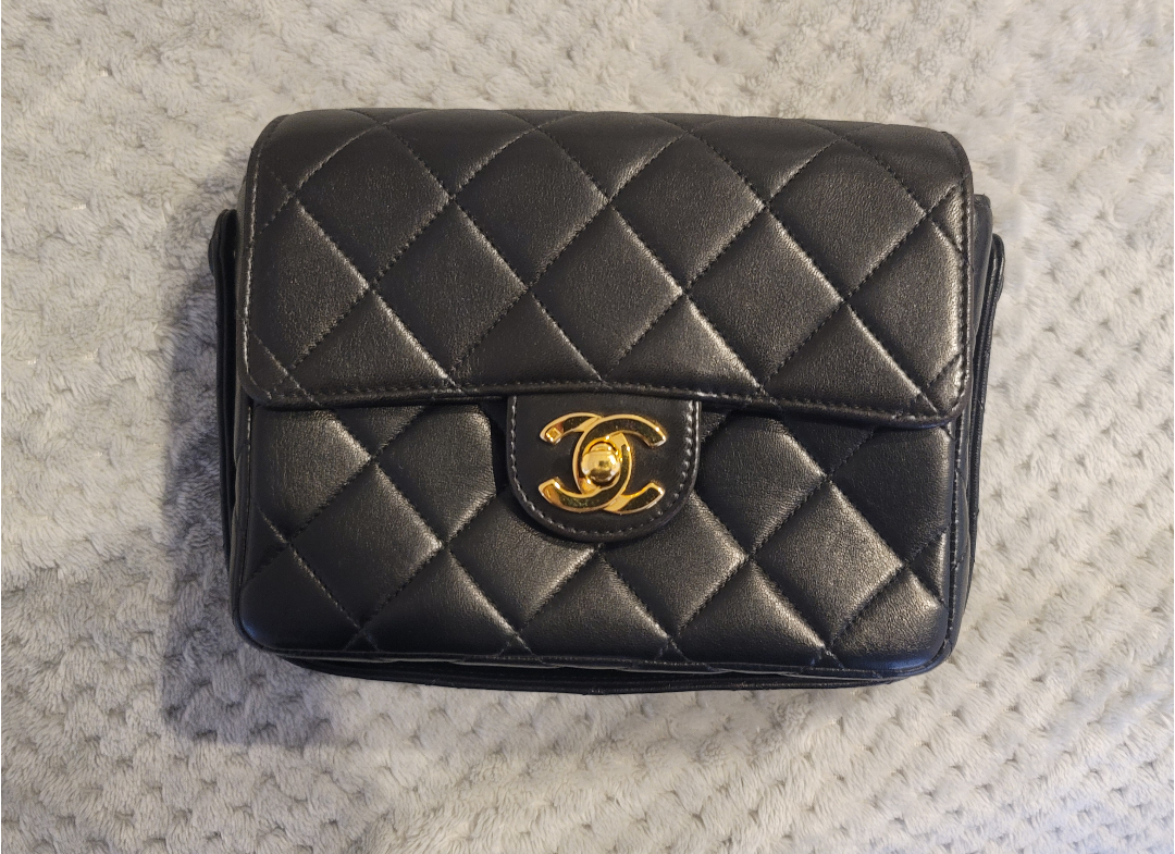 VINTAGE LIMITED EDITION CHANEL HANDBAG PURSE CLUTCH