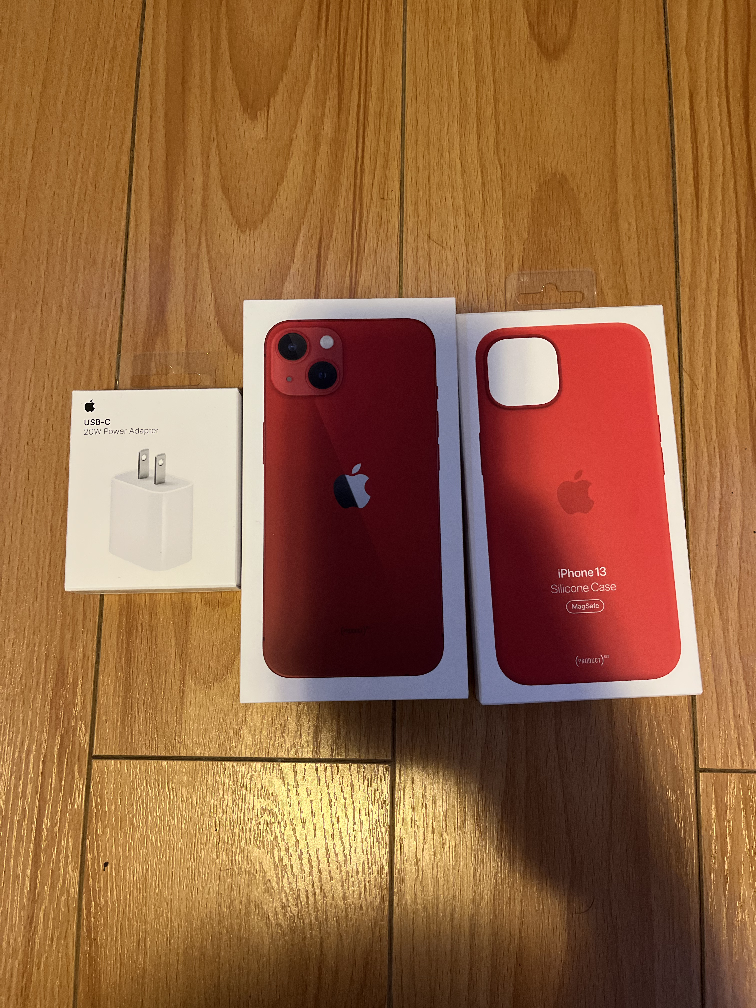 iPhone 13 256GB Red
