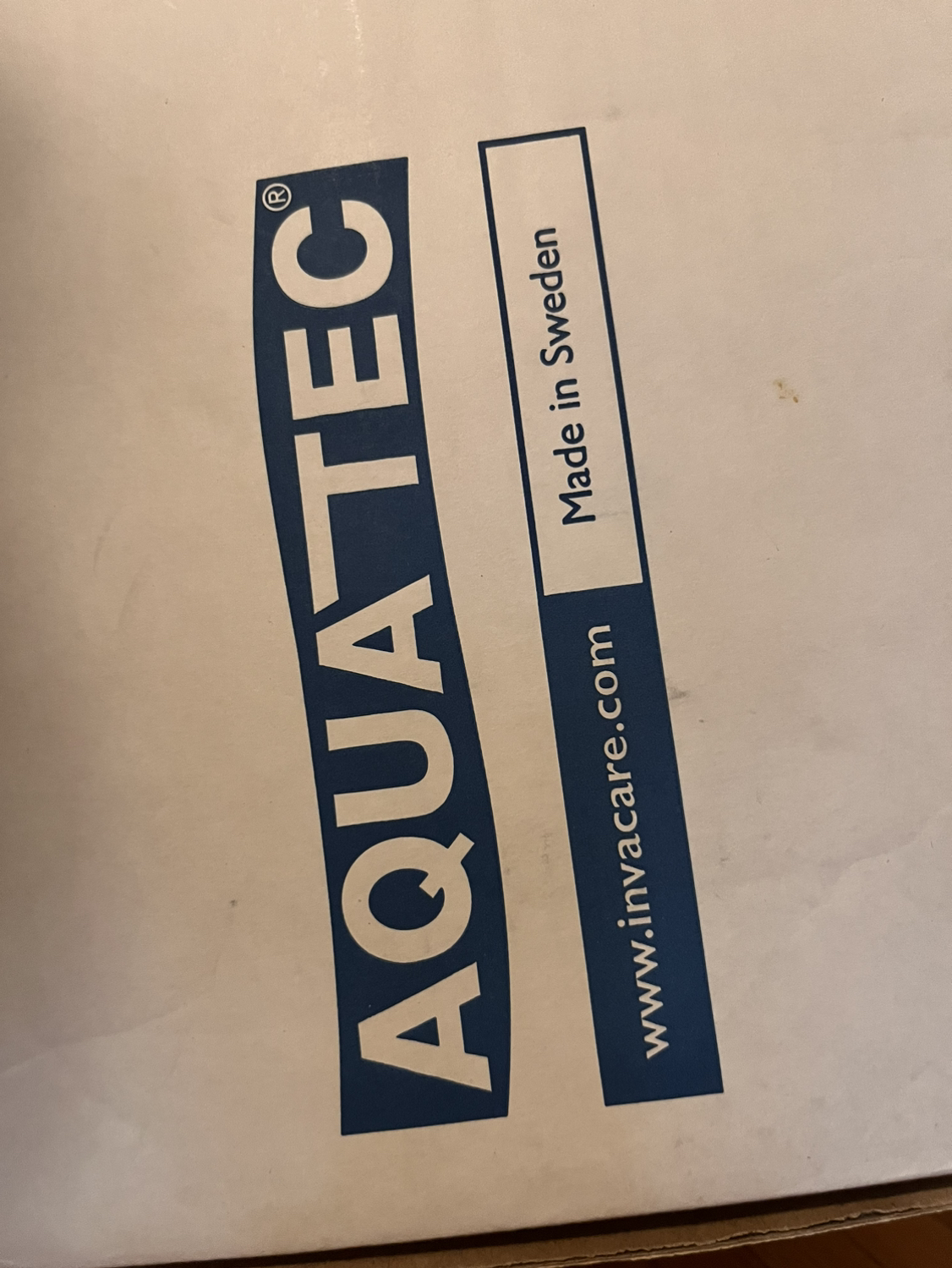 Aquatec A900 Raised Toilet Seat with Arms image indicator(4)