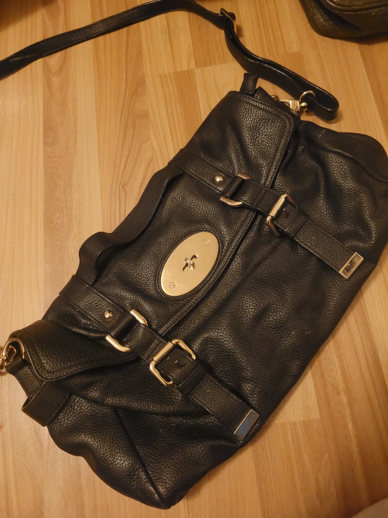 FREE DANIER LEATHER XBODY BAG thumbnail