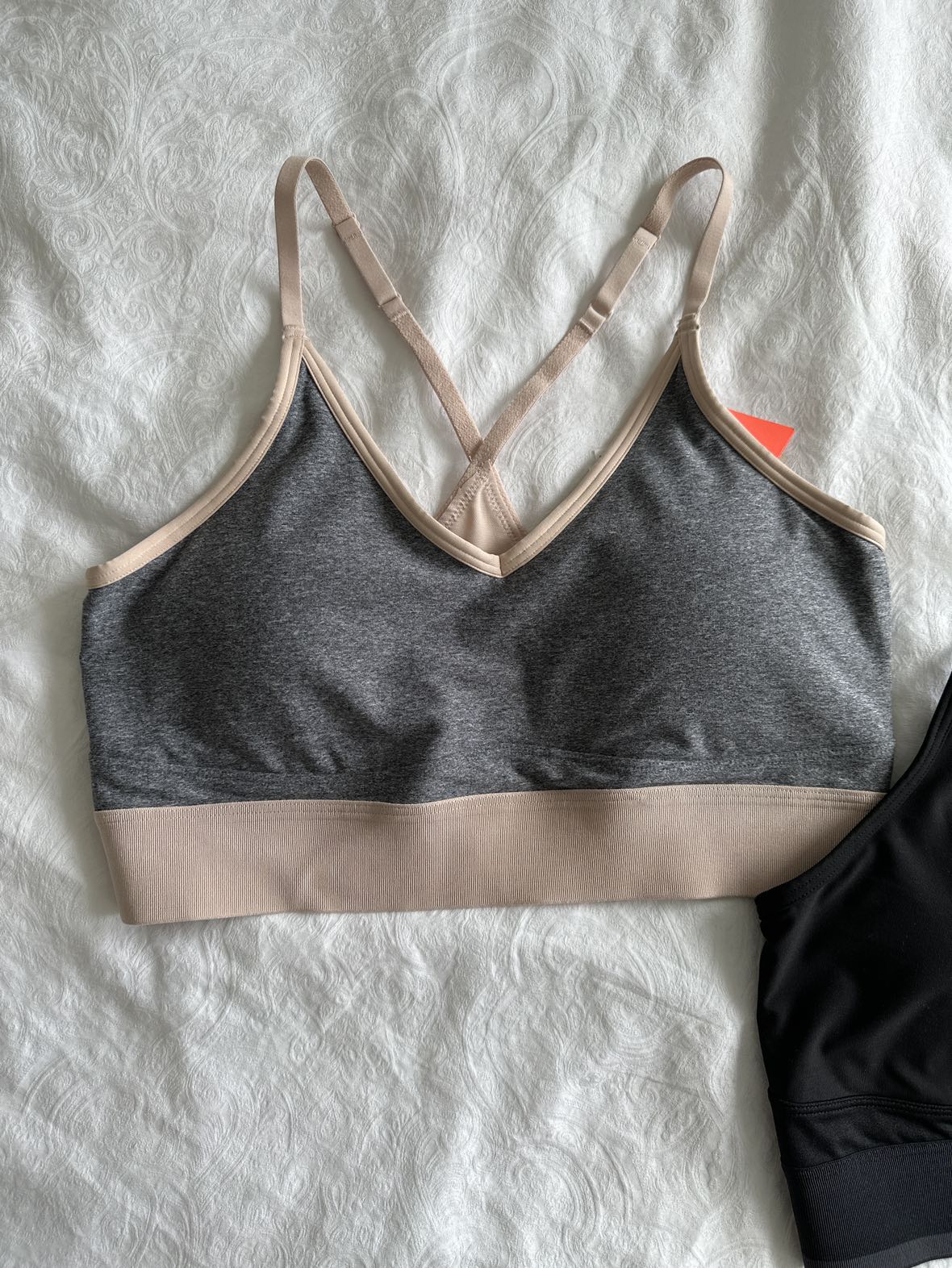 2 brand new h&m sports bras with tags - photo 2