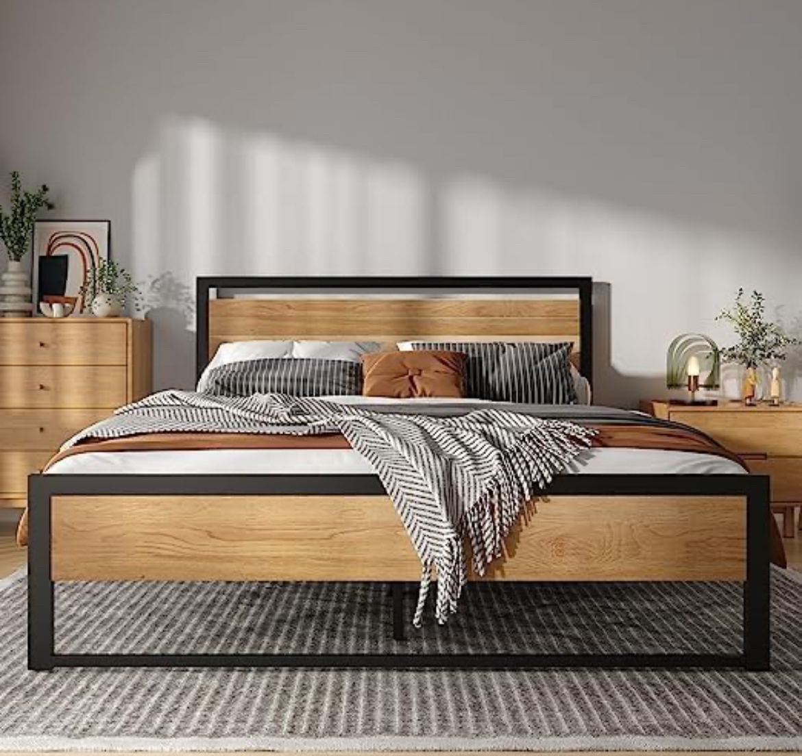 Queen bed frame - photo 4