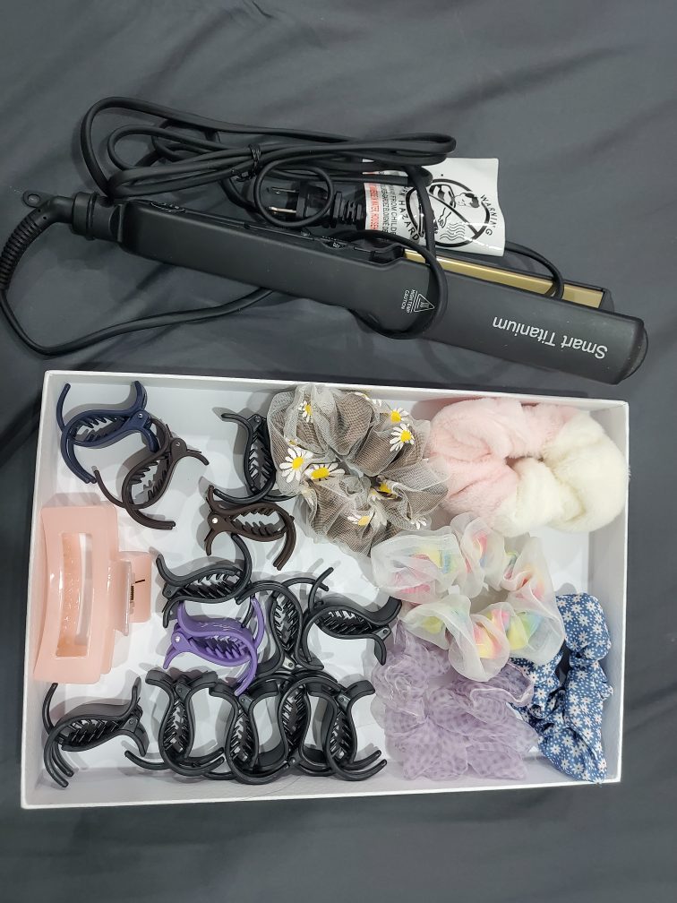 Hair clips and straightener image indicator(2)