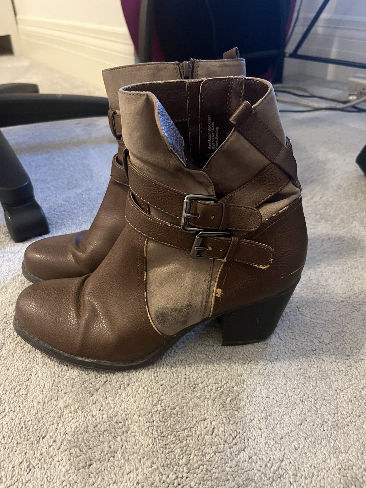 Size 9 1/2 boots image indicator(2)