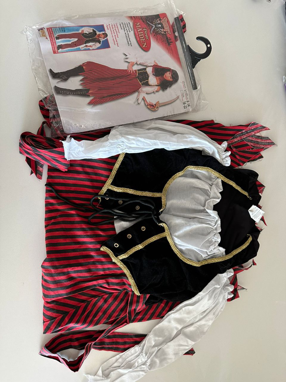 Woman Halloween costume thumbnail