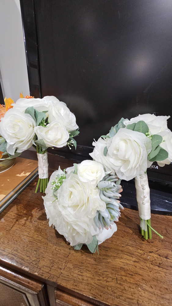 bouquet of faux white flowers thumbnail
