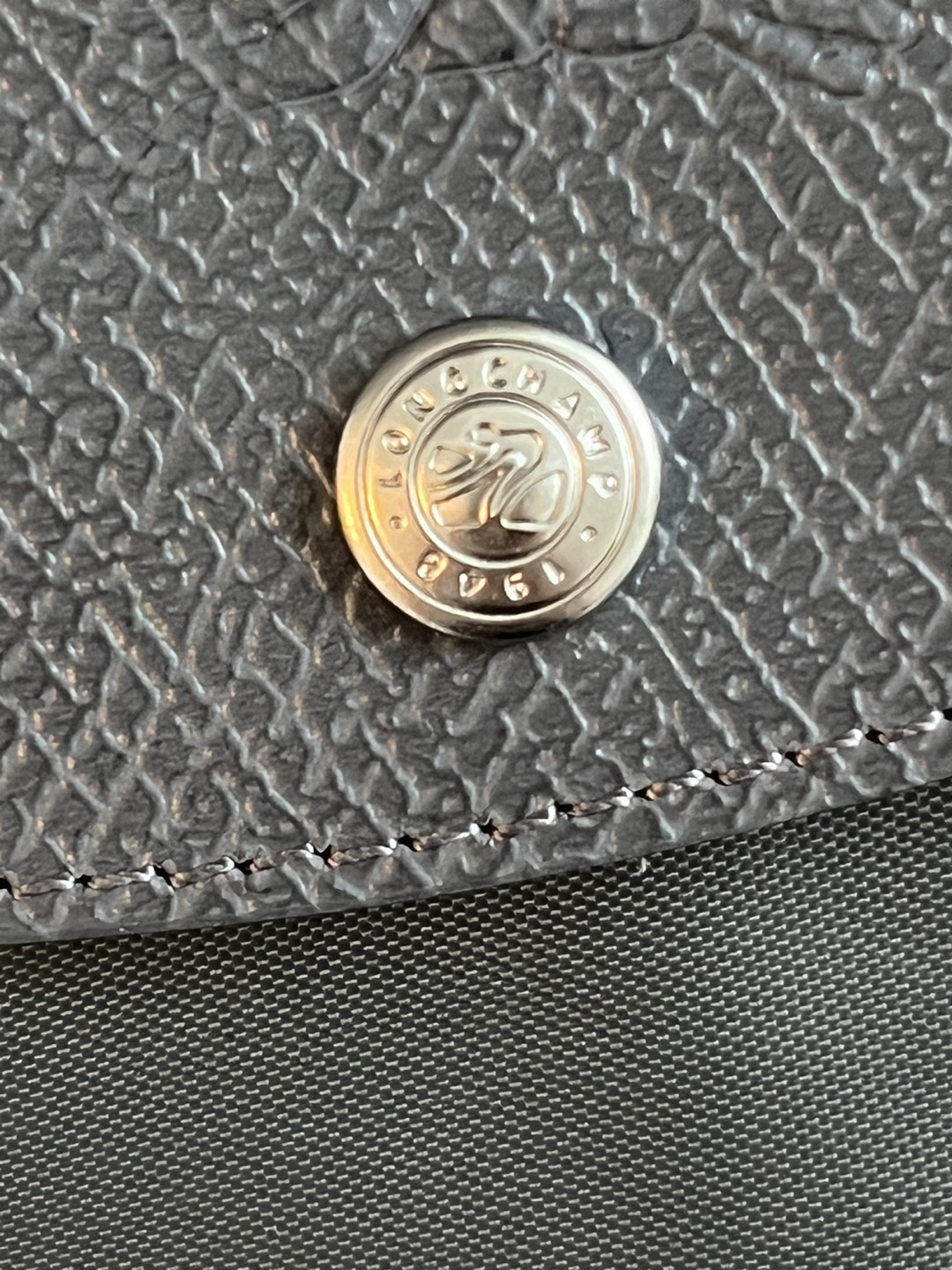 Longchamp tote bag authentic image indicator(5)