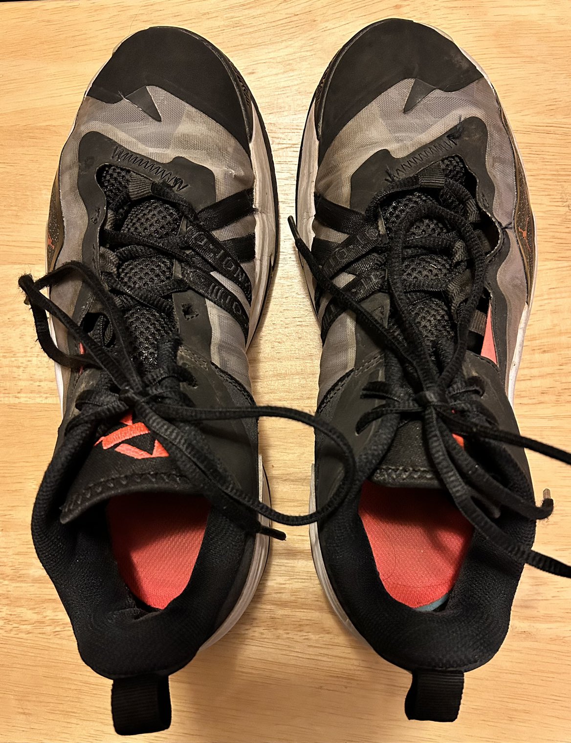 ✨✨Gym Shoes Size Y6.5 image indicator(8)