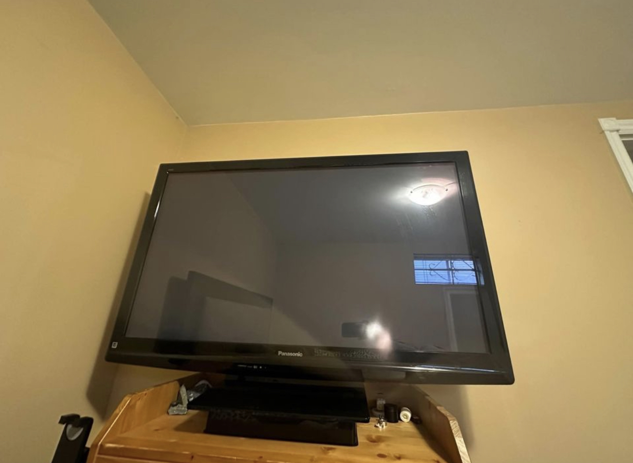 Tv Panasonic 50’ , 2010 year.