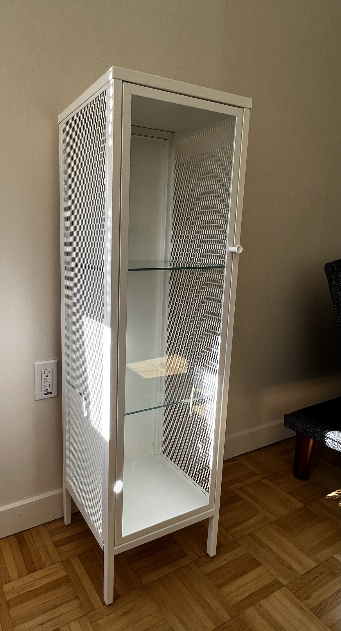 Glass cabinet