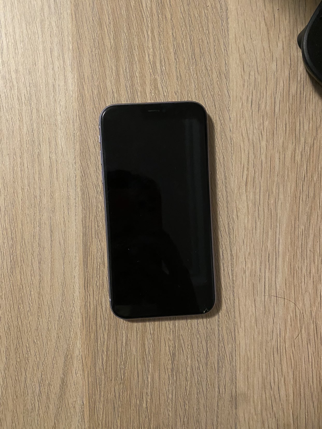 iPhone 11 Purple Broken Screen - photo 2