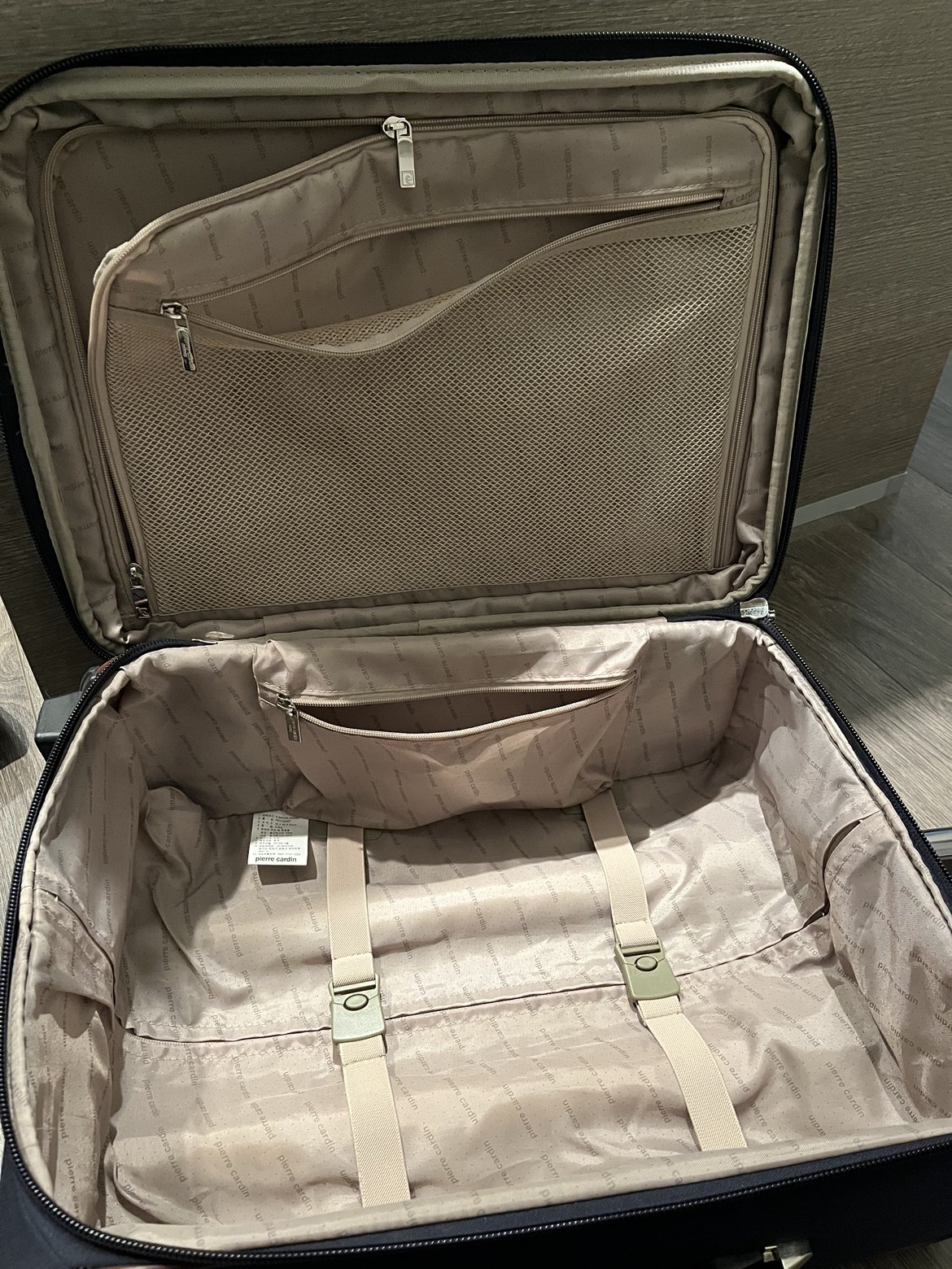 2 Carryon luggages - photo 3