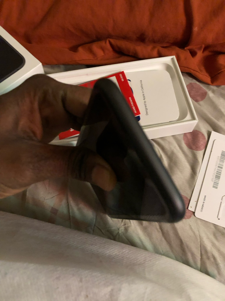 iPhone 11 - photo 5