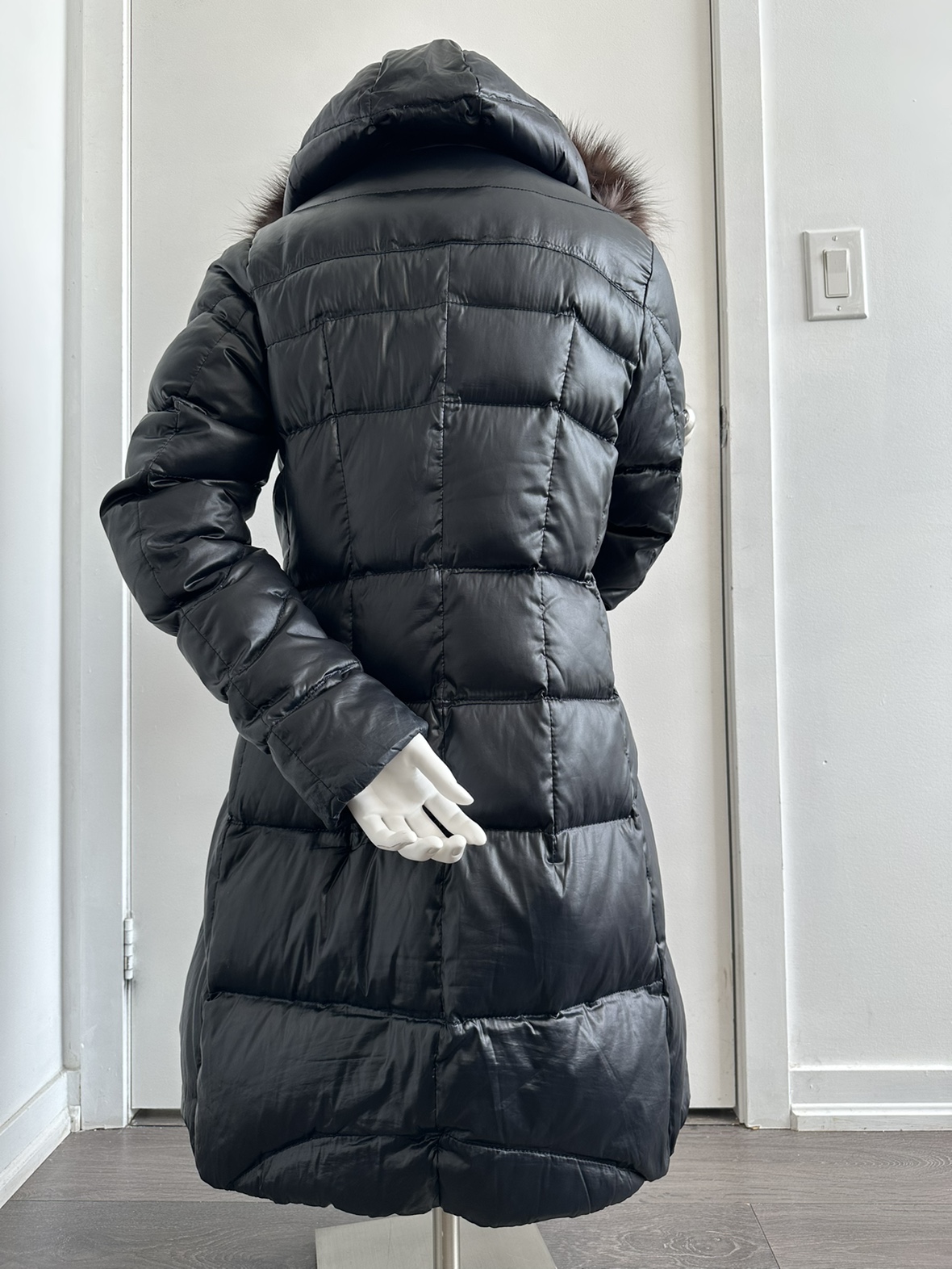 Winter Down Jacket with the real fur trim. - photo 3