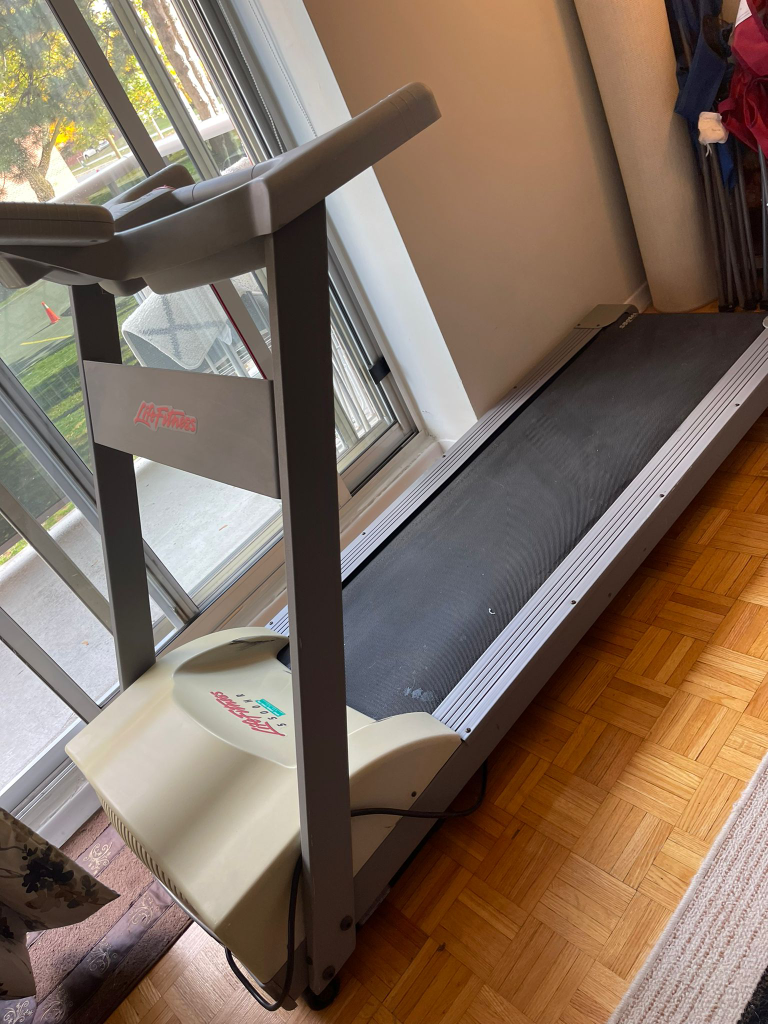 Treadmill for sale - photo 2