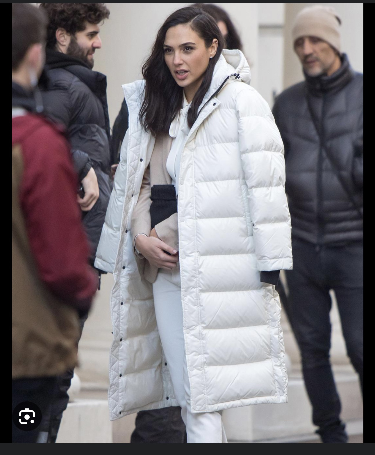 Aritzia White Super Puff Puffer Jacket - photo 3