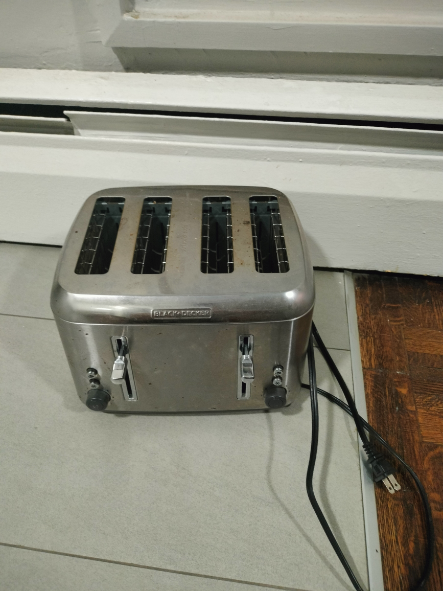 Black and Decker Toaster - photo 2